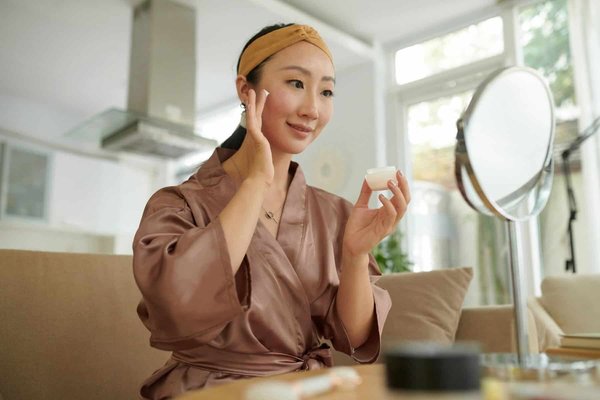 Découvrez la crème anti-rides DHEA ultime