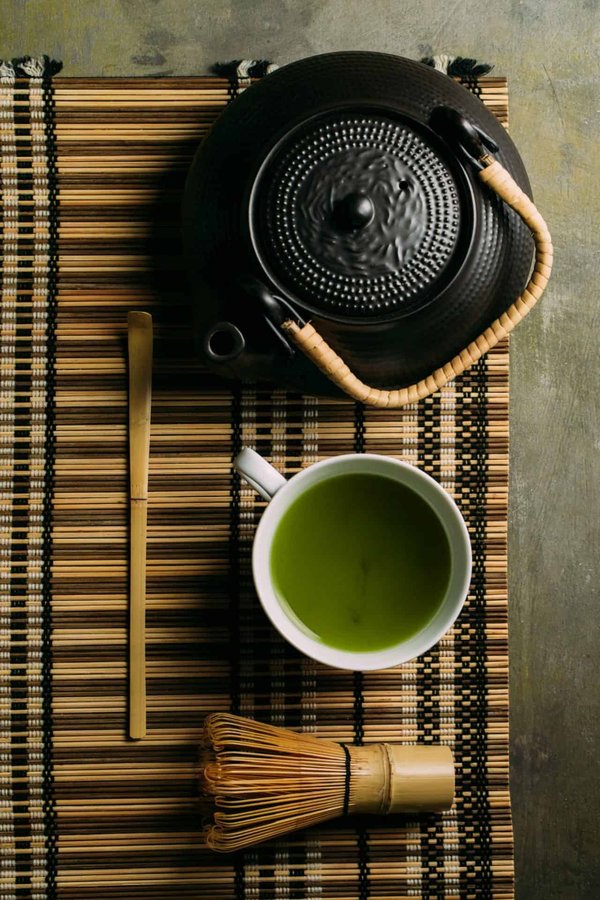 Le guide sur le thé matcha : histoire, bienfaits et usages pratiques